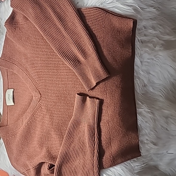 Wilfred Sweaters - WILFRED ARITZIA V NECK  SWEATER SIZE S